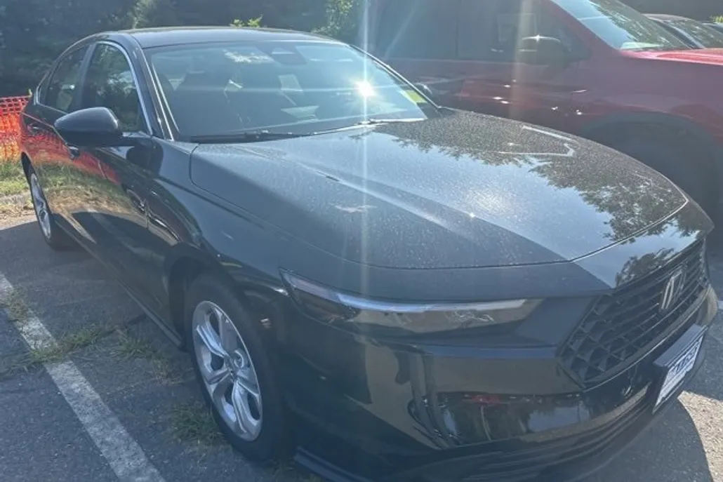 2025 Honda Accord LX photo 1