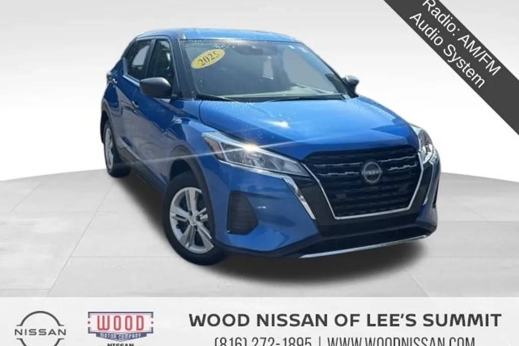2025 Nissan Kicks Play S photo 1