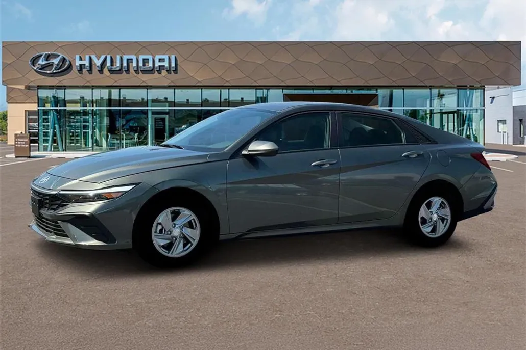 2025 Hyundai Elantra SE photo 1