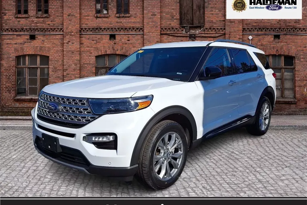2023 Ford Explorer Limited photo 1