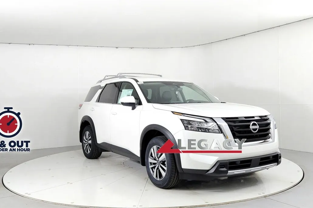 2024 Nissan Pathfinder SL photo 1