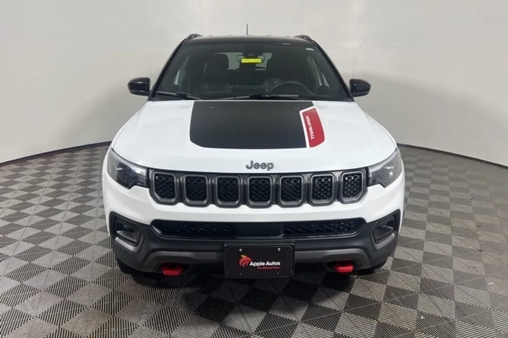 2023 Jeep Compass Trailhawk photo 1