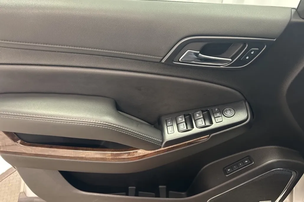 2020 Chevrolet Tahoe LT photo 1