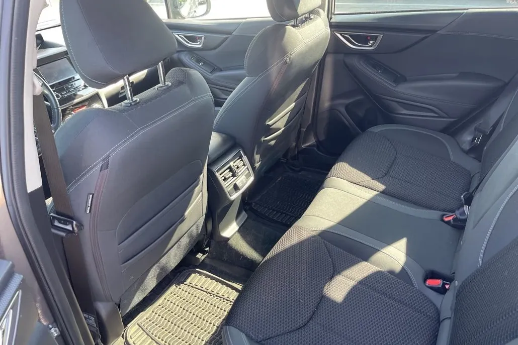 2020 Subaru Forester Premium photo 1