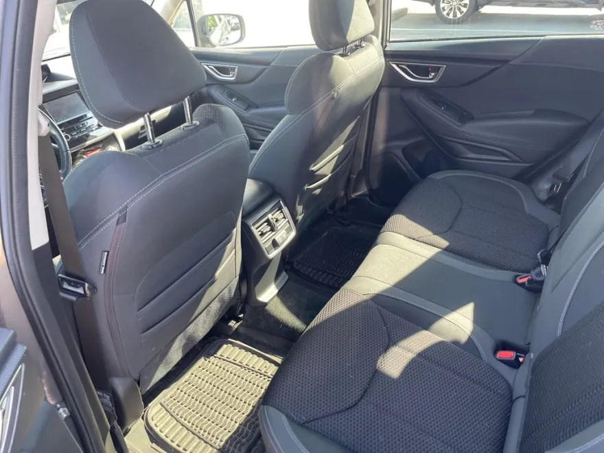 2020 Subaru Forester Premium photo 1