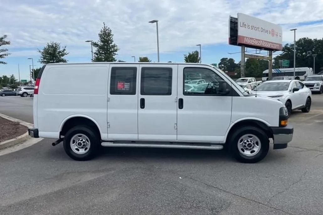 2023 Gmc Savana 2500 Cargo photo 1