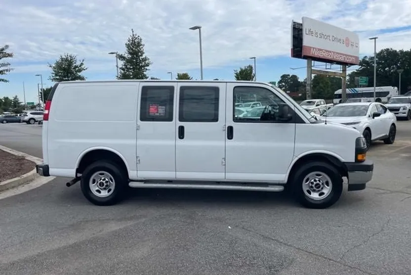 2023 Gmc Savana 2500 Cargo photo 1