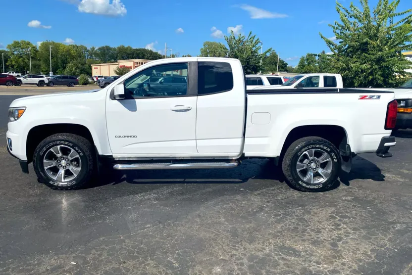 2017 Chevrolet Colorado Z71 photo 1