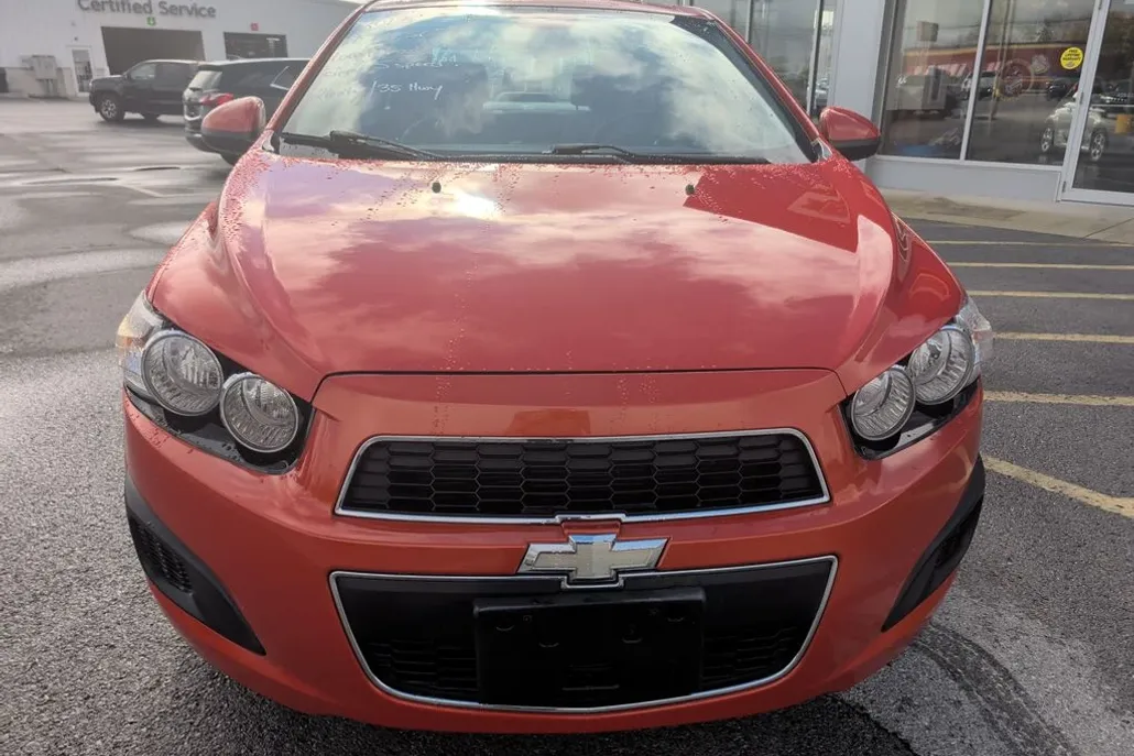 2013 Chevrolet Sonic LS photo 1