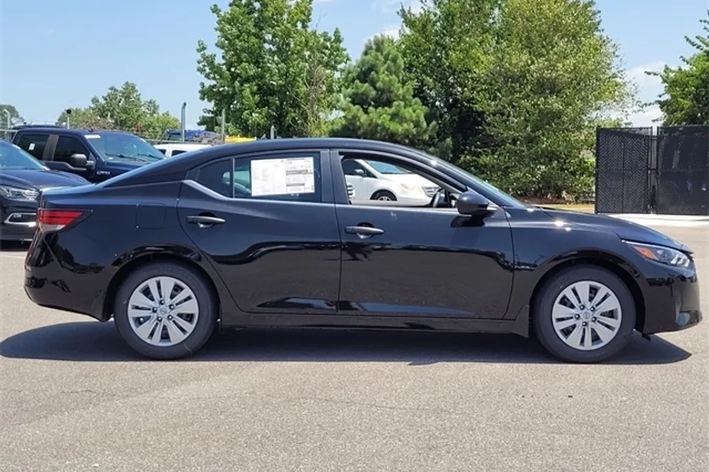 2025 Nissan Sentra S photo 1