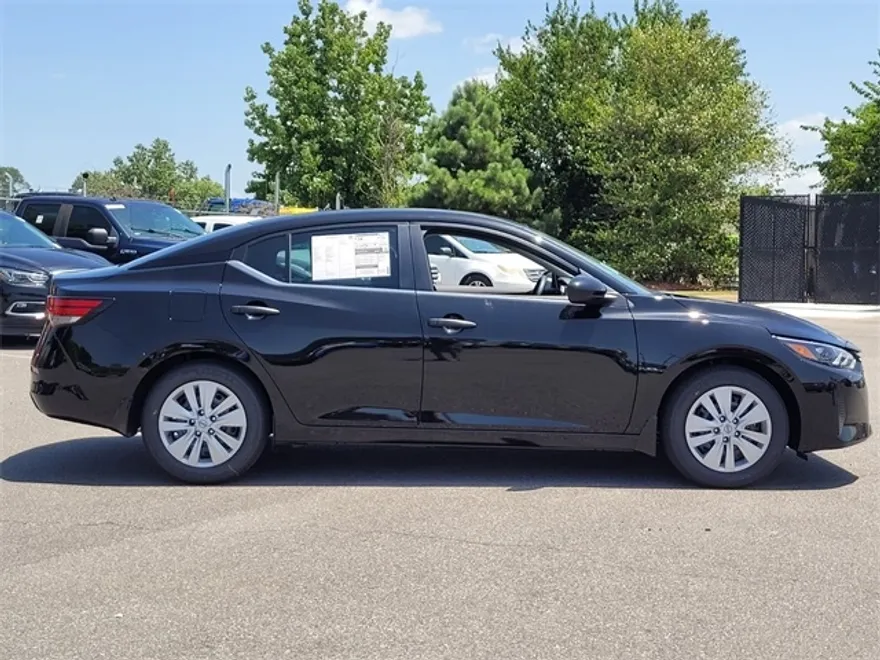 2025 Nissan Sentra S photo 1