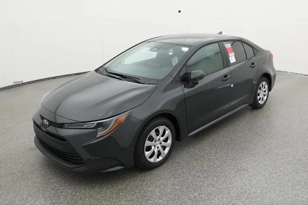 2025 Toyota Corolla LE photo 1