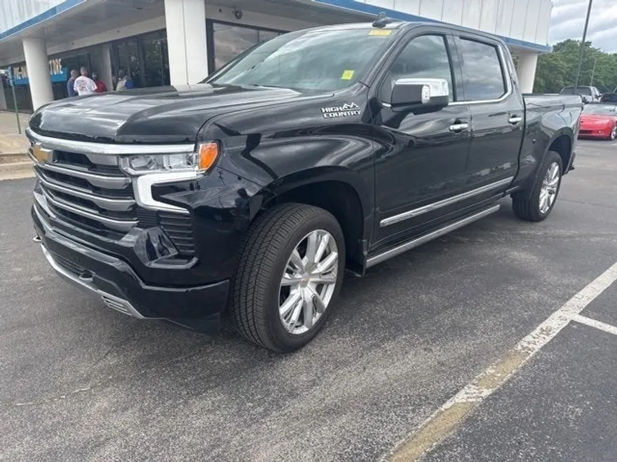 2025 Chevrolet Silverado 1500 High Country photo 1