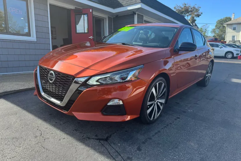 2020 Nissan Altima 2.5 SR photo 1