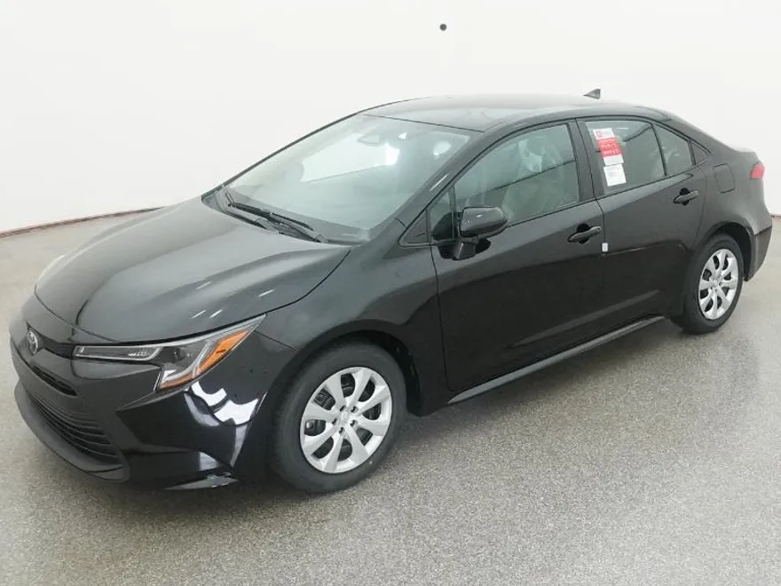 2025 Toyota Corolla LE photo 1