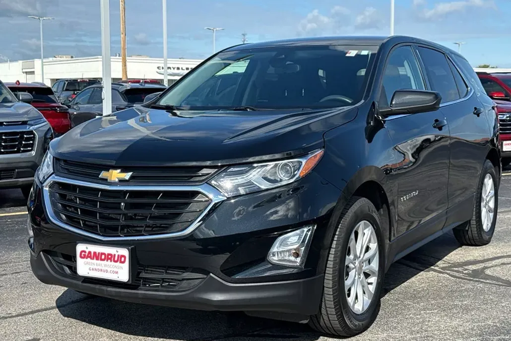 2020 Chevrolet Equinox LT photo 1
