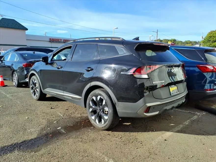 2024 Kia Sportage X-Line photo 1