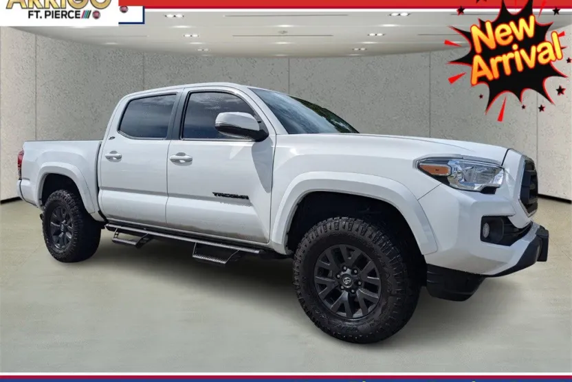 2023 Toyota Tacoma SR5 photo 1