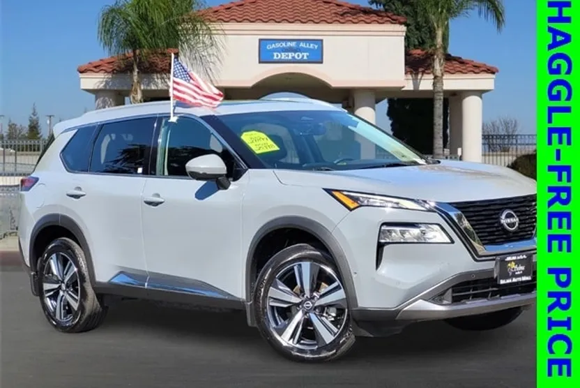 2022 Nissan Rogue SL photo 1