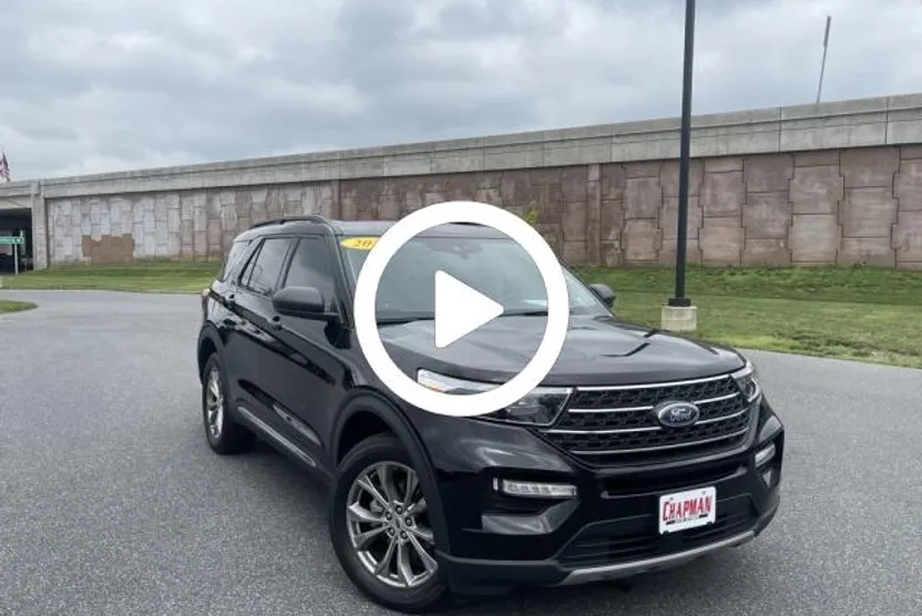 2022 Ford Explorer XLT photo 1