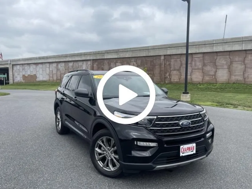 2022 Ford Explorer XLT photo 1