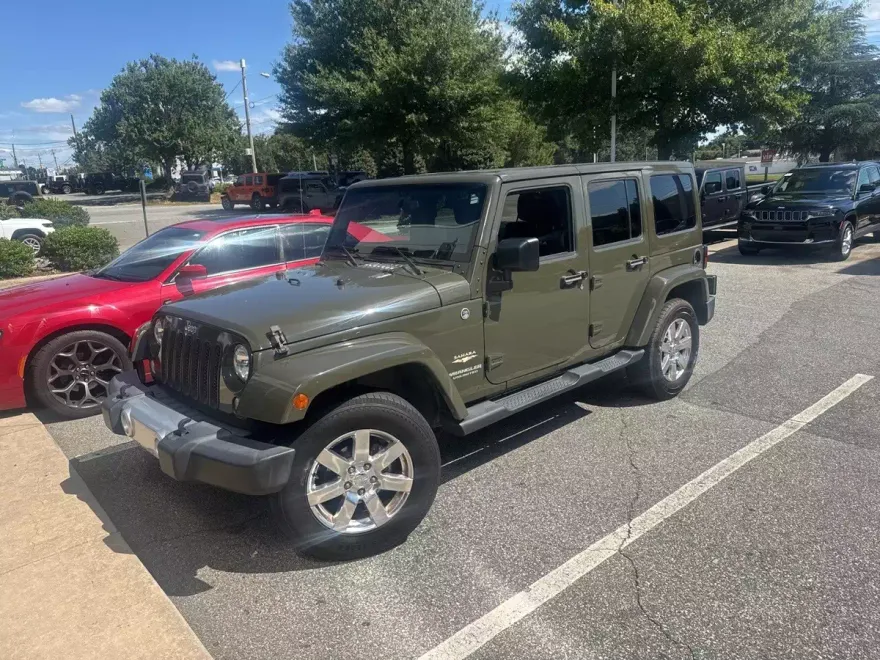 2015 Jeep Wrangler Unlimited Sahara photo 1