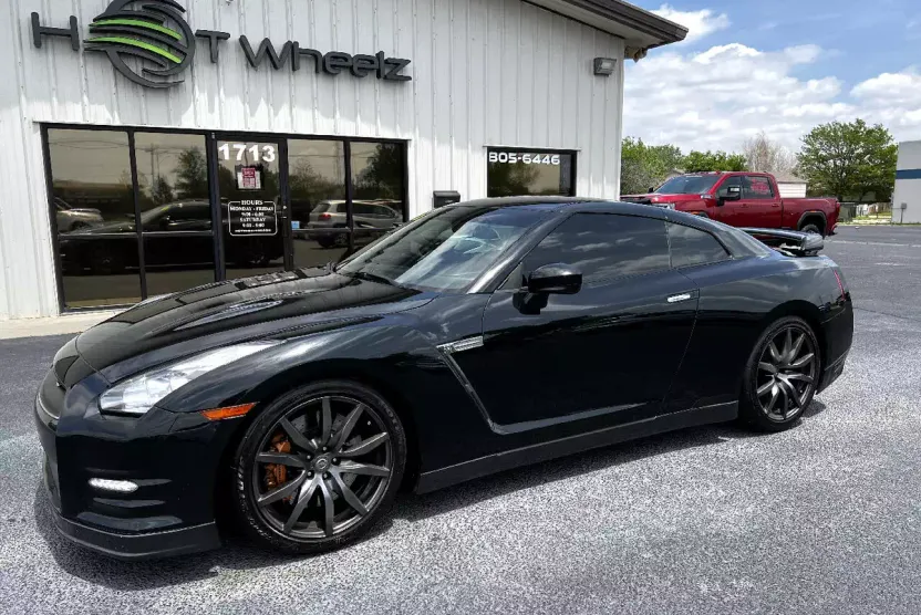 2013 Nissan GT-R Premium photo 1