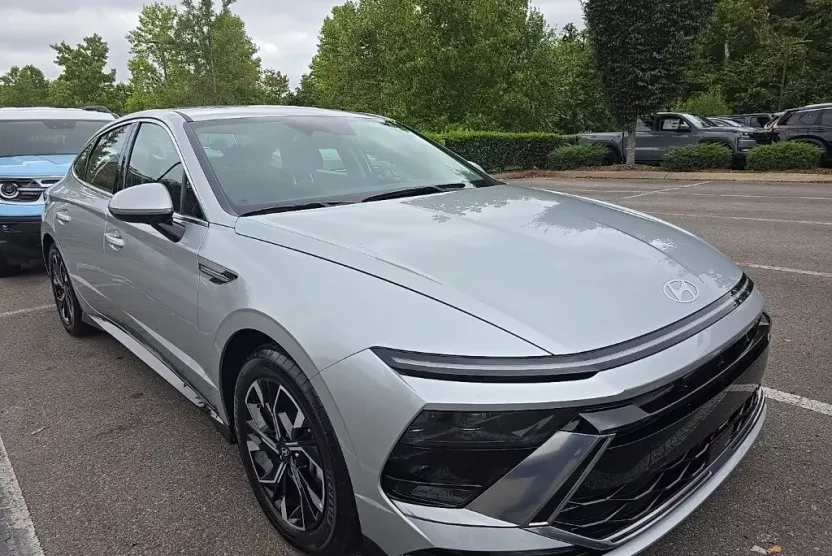 2024 Hyundai Sonata SEL photo 1