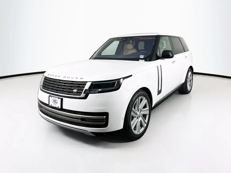 2023 Land Rover Range Rover SE photo 1