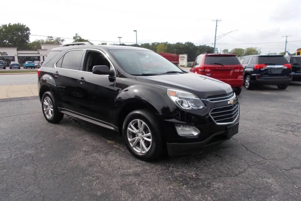 2017 Chevrolet Equinox LT photo 1