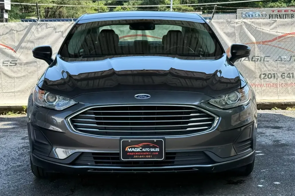 2019 Ford Fusion Hybrid SE photo 1