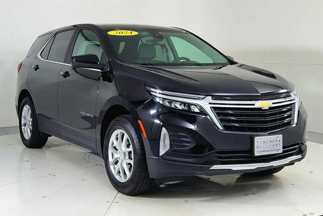 2024 Chevrolet Equinox LT photo 1