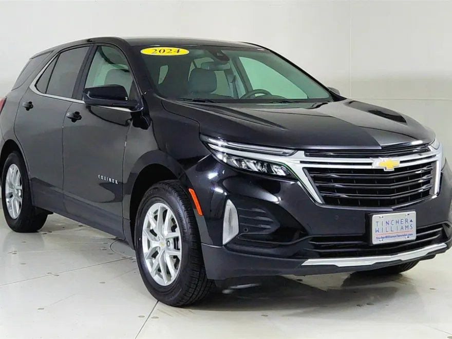2024 Chevrolet Equinox LT photo 1