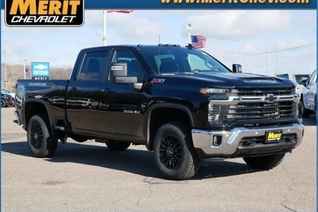 2025 Chevrolet Silverado 3500HD LT photo 1