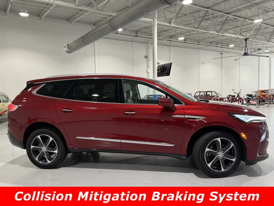 2024 Buick Enclave Essence photo 1