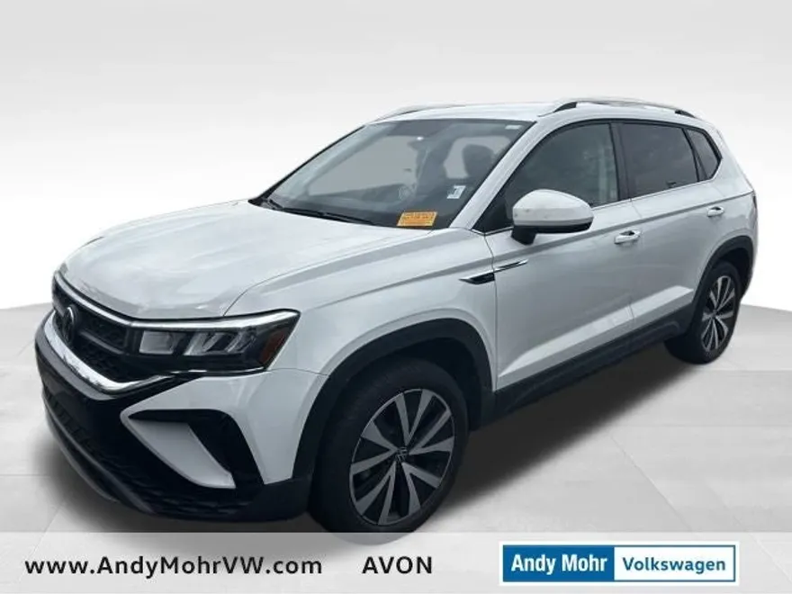 2022 Volkswagen Taos SE photo 1