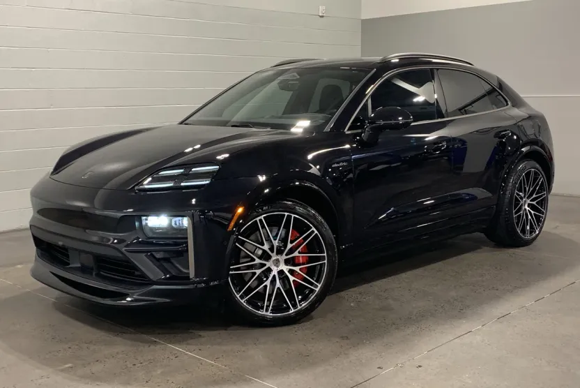 2025 Porsche Macan Turbo Electric photo 1