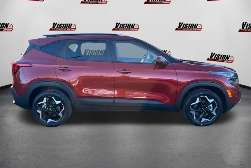 2025 Kia Seltos S photo 1