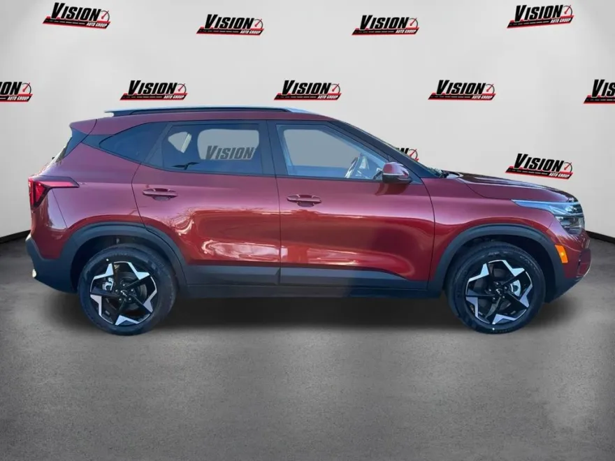 2025 Kia Seltos S photo 1