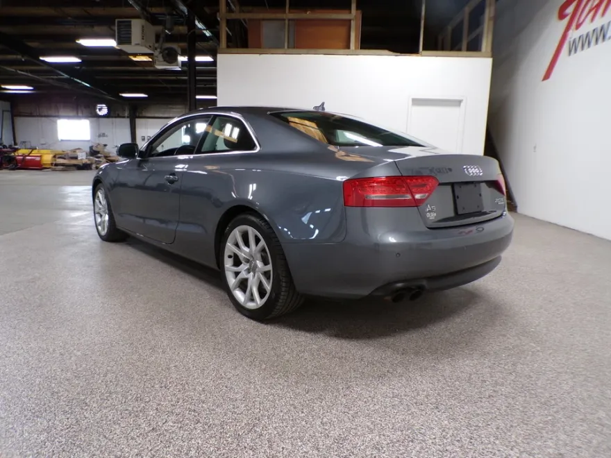 2012 Audi A5 2.0T Prestige photo 1