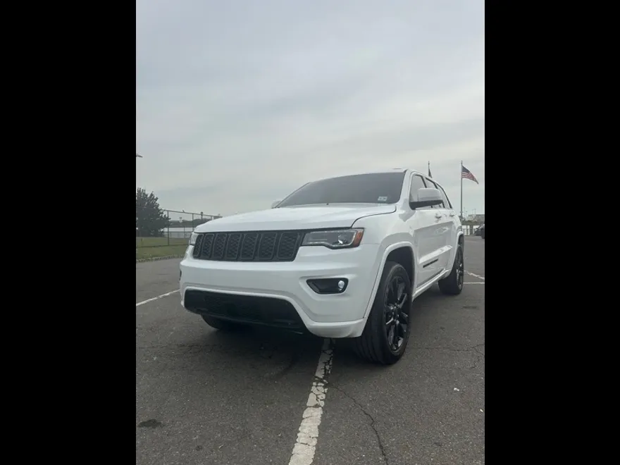 2021 Jeep Grand Cherokee Laredo E photo 1