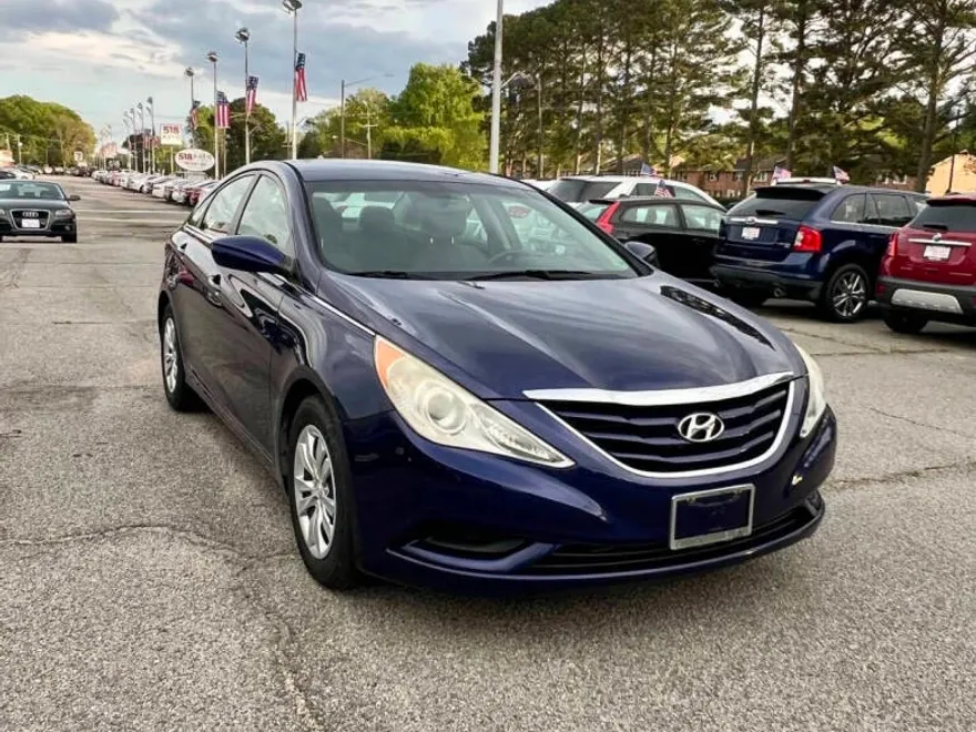 2013 Hyundai Sonata GLS photo 1