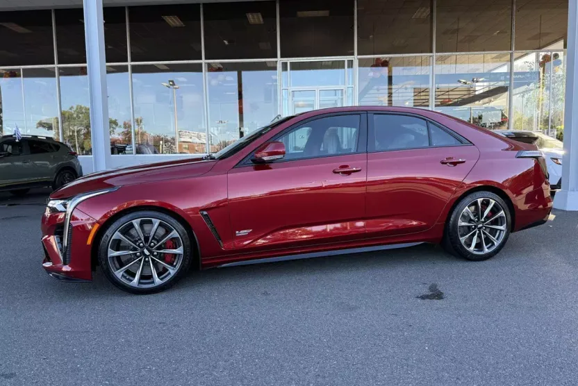 2024 Cadillac CT4 photo 1