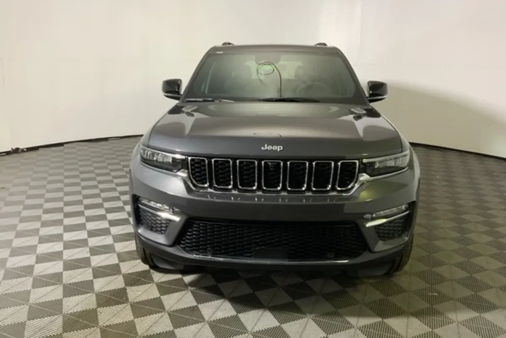 2025 Jeep Grand Cherokee Limited photo 1