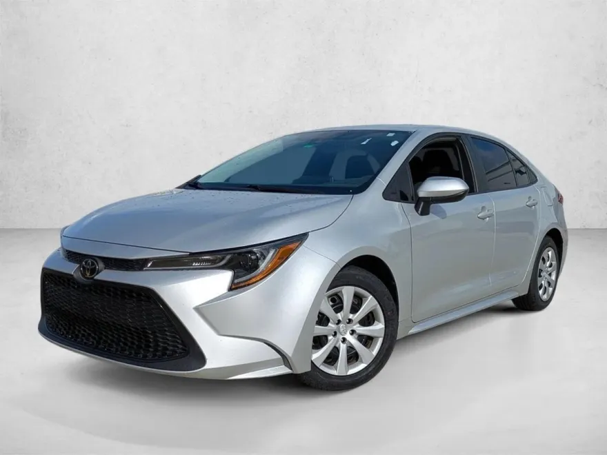 2021 Toyota Corolla LE photo 1
