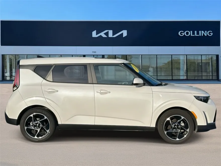 2025 Kia Soul EX photo 1