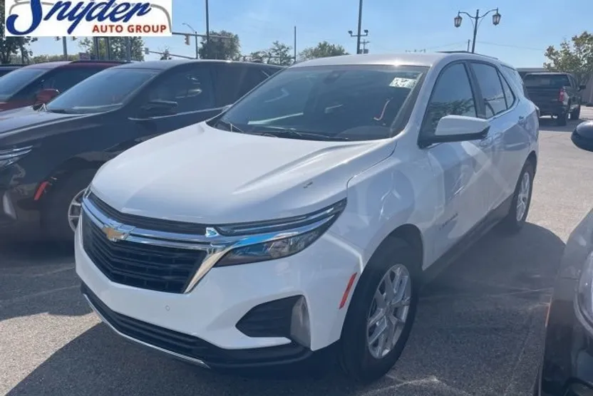 2023 Chevrolet Equinox LT photo 1