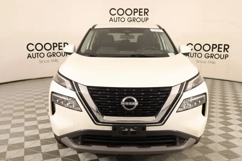 2023 Nissan Rogue SV photo 1