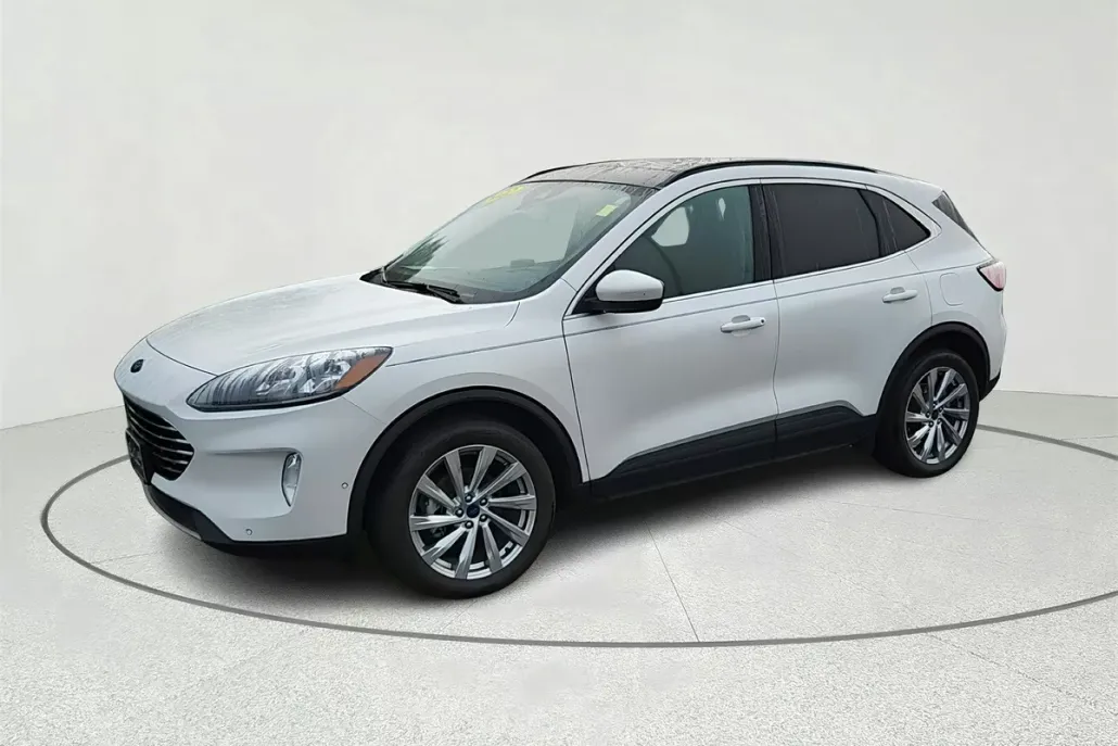 2022 Ford Escape Titanium photo 1