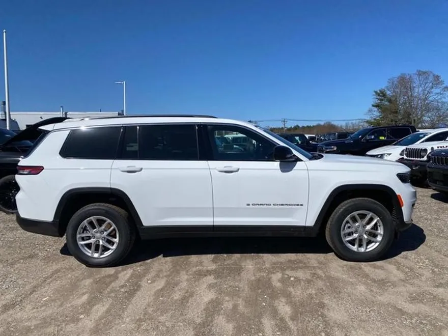 2025 Jeep Grand Cherokee Laredo X photo 1